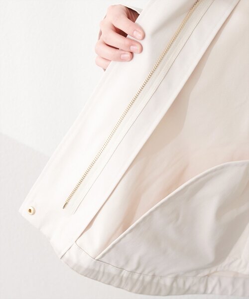 natural couture（ナチュラルクチュール）の「バックチュールペプラムマウンテンパーカージャケット（マウンテンパーカー・レディース・ブラック/アイボリー/ベージュ・FREE）」の9枚目の写真