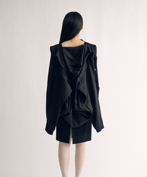 KEISUKEYOSHIDA(ケイスケヨシダ)の「Light Hoodie (sleeveless lining)(パーカー・レディース・ブラック・FREE)」の2枚目の写真