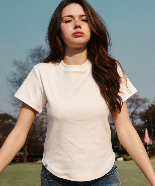 ERER(エルエル)の「Logo Label Short-sleeved T-shirt White(Tシャツ/カットソー・レディース・ホワイト・F)」の5枚目の写真