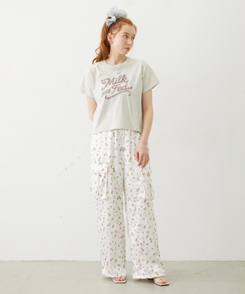 MILKFED.（ミルクフェド）の「FLORAL PATTERN SATIN CARGO PANTS（カーゴパンツ・レディース・ライトパープル/ホワイト/ブラック・S/M）」の15枚目の写真