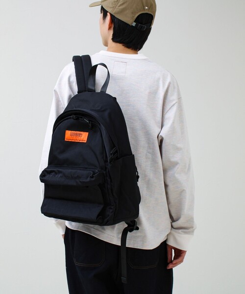 UNIVERSAL OVERALL(ユニバーサルオーバーオール)の「【UNIVERSAL OVERALL】Slant daypack(バックパック/リュック・メンズ・ブラック・FREE)」の6枚目の写真