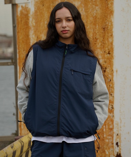 Eddie Bauer（エディーバウアー）の「EBTEK ナイロン/メッシュ ベスト（ナイロンジャケット・メンズ・ブラック/グリーン/ネイビー・XL/L/M/S）」の3枚目の写真