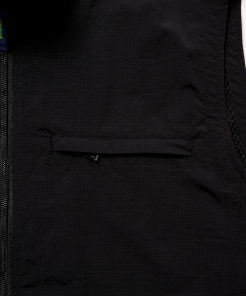 Eddie Bauer(エディーバウアー)の「EBTEK ナイロン/メッシュ ベスト(ナイロンジャケット・メンズ・ブラック/グリーン/ネイビー・XL/L/M/S)」の17枚目の写真