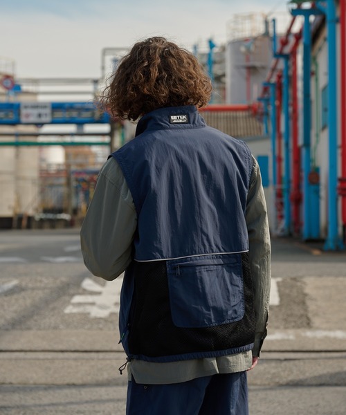 Eddie Bauer(エディーバウアー)の「EBTEK ナイロン/メッシュ ベスト(ナイロンジャケット・メンズ・ブラック/グリーン/ネイビー・XL/L/M/S)」の6枚目の写真