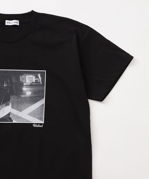 PULP/417EDIFICE(パルプフォーワンセブンエディフィス)の「VALLAD / バラッド × JOE × CARSERVICE / RYDE ROMANCE TEE(Tシャツ/カットソー・メンズ・ホワイト/ブラック・LARGE/MEDIUM/SMALL)」の8枚目の写真