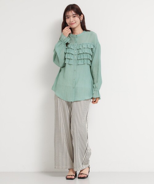 THE SHOP TK (ザ ショップ ティーケー )の「ティアードフリル楊柳シャツ(シャツ/ブラウス・レディース・アイボリー/グリーン/ダークブラウン・12/13)」の4枚目の写真