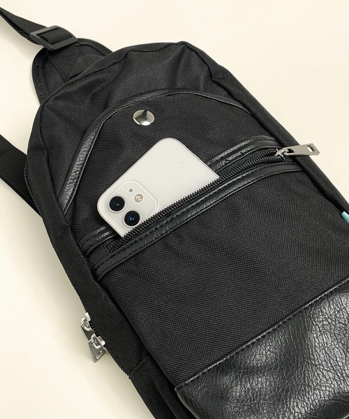 CALIFORNIA OUTFITTERS(カリフォルニア アウトフィッターズ)の「3C8 異素材切り替え シンプルボディバッグ(ボディバッグ/ウエストポーチ・メンズ・ブラック・ONESIZE)」の7枚目の写真