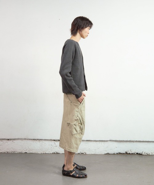 NVRFRGT（ネヴァーフォーゲット）の「3D TWISTED PARACHUTE CARGO SHORTS（カーゴパンツ・メンズ・ブラック/ベージュ・2）」の8枚目の写真