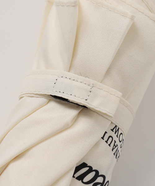 Traditional Weatherwear(トラディショナルウェザーウェア)の「【TRADITIONAL WEATHERWEAR】LIGHT WEIGHT UMBRELLA:晴雨兼用折りたたみ傘(折りたたみ傘・レディース・ホワイト×ホワイト・FREE)」の5枚目の写真