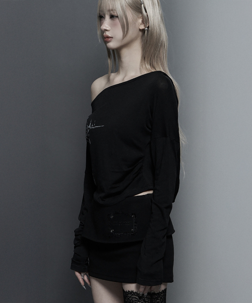 ETRE AU SOMMET(エトレオソメ)の「Lettering Hooded Slim-Fit Long Sleeve Top (Black)(Tシャツ/カットソー・レディース・ブラック・FREE)」の2枚目の写真