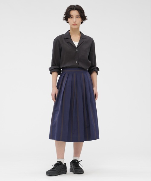 MARGARET HOWELL（マーガレットハウエル）の「LIGHT WEIGHT LINEN（シャツ/ブラウス・レディース・ダークグレー/ブルー・2/1）」の3枚目の写真