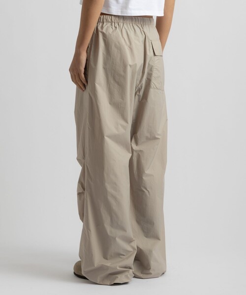 Saturdays NYC(サタデーズ ニューヨークシティ )の「Masa Cargo Pant(カーゴパンツ・レディース・ベージュ/ワイン/ブラック・M/S)」の5枚目の写真
