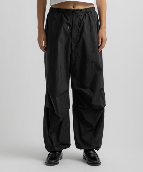 Saturdays NYC(サタデーズ ニューヨークシティ )の「Masa Cargo Pant(カーゴパンツ・レディース・ベージュ/ワイン/ブラック・M/S)」の2枚目の写真