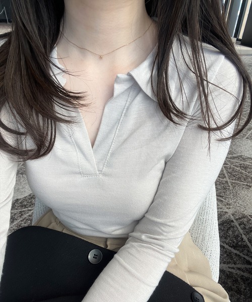 Reurie'(レウリィ)の「スムーススキッパートップ(ayaka select) / 長袖 Vネック 襟付き シンプル 大人カジュアル きれいめ ノームコア オフィスカジュアル(Tシャツ/カットソー・レディース・ベージュ・FREE)」の8枚目の写真