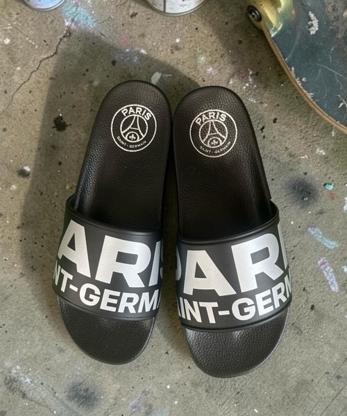 PARIS SAINT-GERMAIN(パリサンジェルマン)の「Paris Saint-Germain シャワーサンダル_BK×SV・XL(サンダル・レディース・ブラック×シルバー・XL)」の1枚目の写真