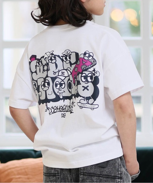 DC(ディーシー)の「DC/ディーシー 半袖 Tシャツ キッズ 26 KD SK CREW YST262508(Tシャツ/カットソー・キッズ・ホワイト/マルチ/ブラック・110cm/120cm/130cm/140cm/150cm/160cm/100cm)」の1枚目の写真