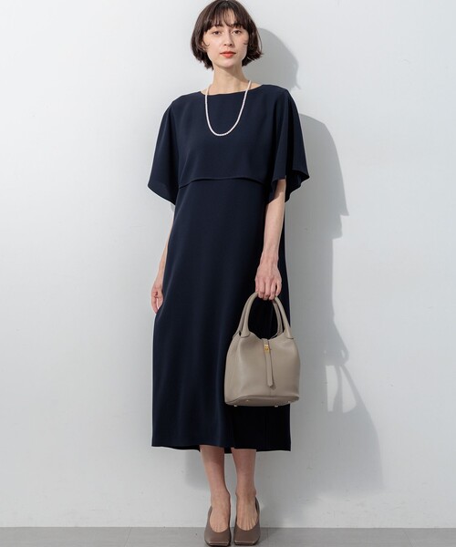 23区(ニジュウサンク)の「ストレッチジョーゼット ケープ風ワンピース(ワンピース・レディース・ダークブラウン系/ダルブルー系/ネイビー系・38)」の8枚目の写真