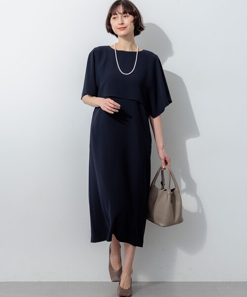 23区(ニジュウサンク)の「ストレッチジョーゼット ケープ風ワンピース(ワンピース・レディース・ダークブラウン系/ダルブルー系/ネイビー系・38)」の9枚目の写真