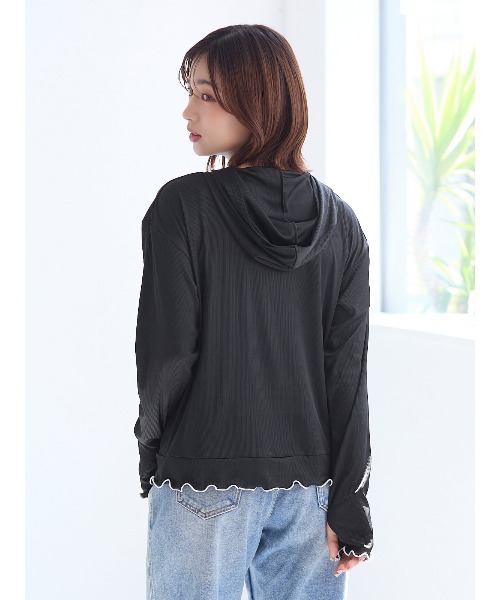 tutuanna(チュチュアンナ)の「ロゴ刺繍配色メローリブUVカットパーカー(パーカー・レディース・ライトグレー/チョコ/スモークピンク/ブラック/クリーム・M)」の17枚目の写真