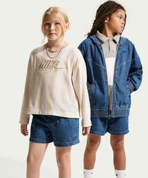 NIKE（ナイキ）の「ナイキ スポーツウェア コレクション ジュニア デニム ショートパンツ / Nike Sportswear Collection Big Kids' Denim Shorts IF2307-435 Mystic Navy（デニムパンツ）」