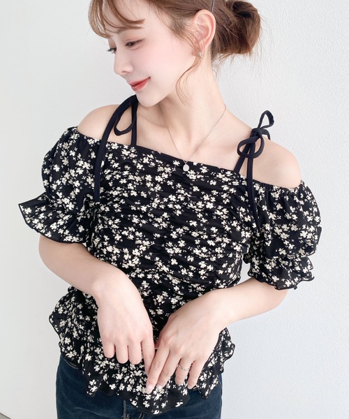 moment+（モーメントプラス）の「カットジョーゼット花柄プリントシャーリングトップス（シャツ/ブラウス・レディース・ブラック/アイボリー・M）」の20枚目の写真
