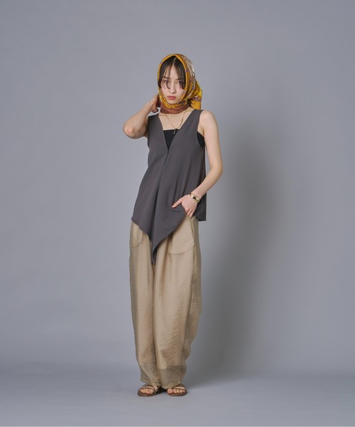 terrace(テラス)の「ドレープフリルノースリーブ(シャツ/ブラウス・レディース・チャコール/ベージュ/キナリ/ブラック・FREE)」の13枚目の写真