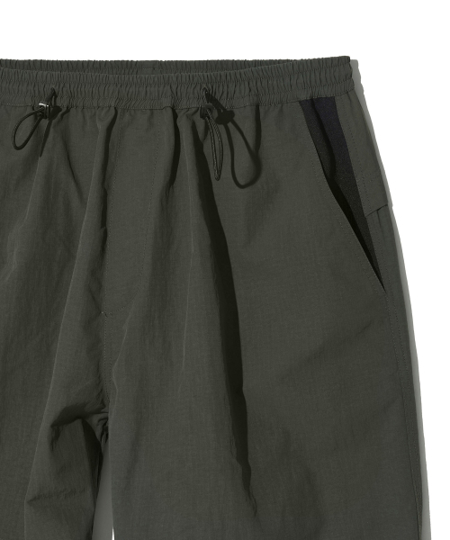 LORES(ロアス)の「Nylon Over Pants - Olive(その他パンツ・レディース・その他・LARGE/MEDIUM)」の3枚目の写真