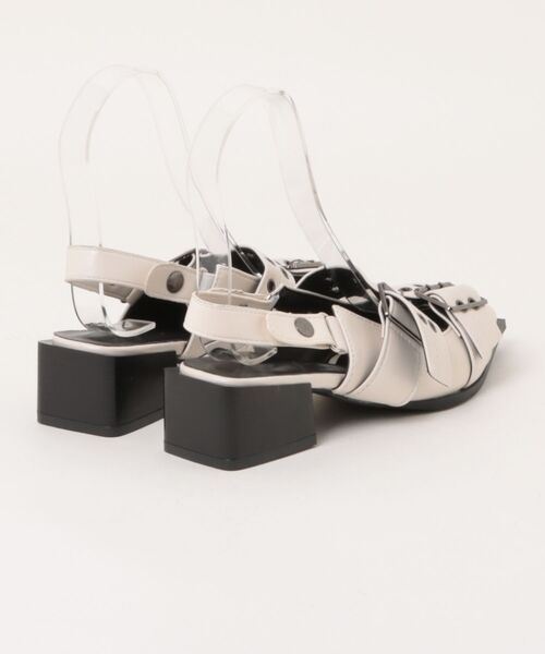 Never mind the XU(ネバーマインドザエックスユー)の「【Never mind the XU】eyelet belt back strap pumps / 【ネバーマインド ザ エックスユー】アイレットベルトバックストラップパンプス(パンプス・レディース・アイボリー/ブラック・38/37/39)」の12枚目の写真