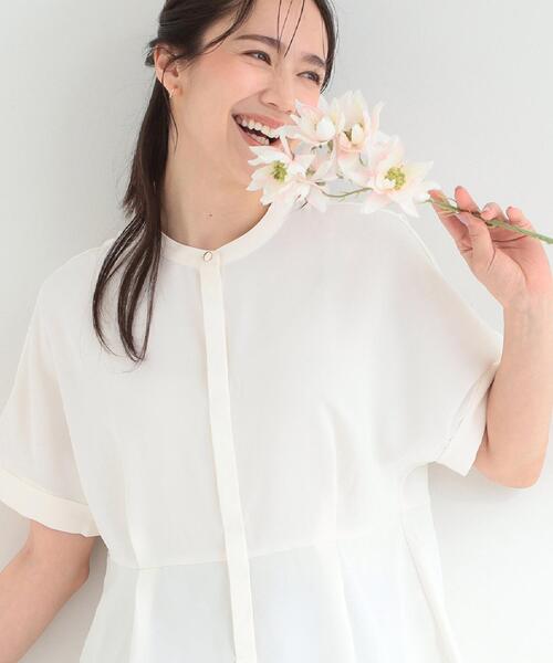 SHOO・LA・RUE（シューラルー）の「【ひんやり/UV/通勤】洗濯後しわになりにくい インしない ウエストタックペプラムブラウス（シャツ/ブラウス・レディース・ホワイト系3/ネイビー/オフホワイト・04/01/02/03）」の2枚目の写真