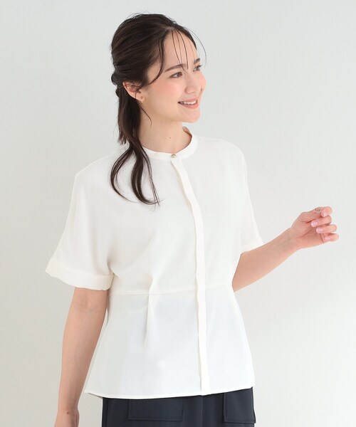 SHOO・LA・RUE（シューラルー）の「【ひんやり/UV/通勤】洗濯後しわになりにくい インしない ウエストタックペプラムブラウス（シャツ/ブラウス・レディース・ホワイト系3/ネイビー/オフホワイト・04/01/02/03）」の10枚目の写真