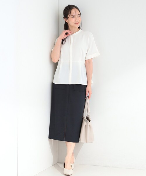 SHOO・LA・RUE（シューラルー）の「【ひんやり/UV/通勤】洗濯後しわになりにくい インしない ウエストタックペプラムブラウス（シャツ/ブラウス・レディース・ホワイト系3/ネイビー/オフホワイト・04/01/02/03）」の9枚目の写真