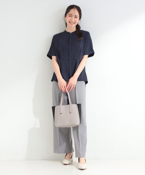 SHOO・LA・RUE（シューラルー）の「【ひんやり/UV/通勤】洗濯後しわになりにくい インしない ウエストタックペプラムブラウス（シャツ/ブラウス・レディース・ホワイト系3/ネイビー/オフホワイト・04/01/02/03）」の5枚目の写真