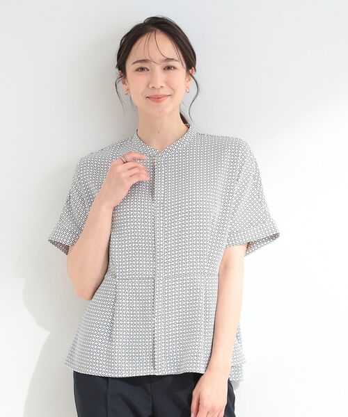 SHOO・LA・RUE（シューラルー）の「【ひんやり/UV/通勤】洗濯後しわになりにくい インしない ウエストタックペプラムブラウス（シャツ/ブラウス・レディース・ホワイト系3/ネイビー/オフホワイト・04/01/02/03）」の21枚目の写真