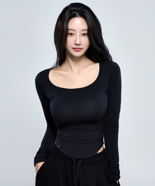 PHYSICAL GARMENTS（フィジカルガーメンツ）の「P5074 ウィメンズ ラウンド シャーリング 長袖 [2COLOR]（Tシャツ/カットソー・レディース・ホワイト/ブラック・SMALL/MEDIUM）」の5枚目の写真