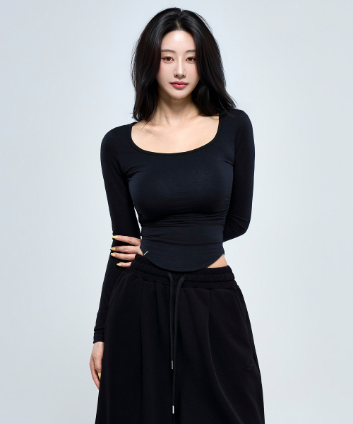 PHYSICAL GARMENTS（フィジカルガーメンツ）の「P5074 ウィメンズ ラウンド シャーリング 長袖 [2COLOR]（Tシャツ/カットソー・レディース・ホワイト/ブラック・SMALL/MEDIUM）」の3枚目の写真
