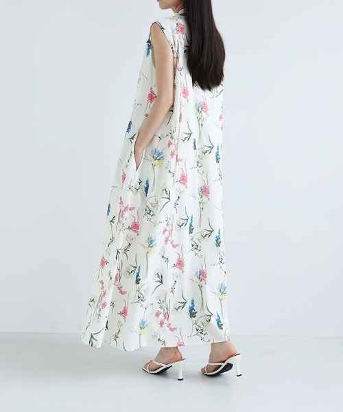 MAISON DE THERESE（メゾン ド テレーズ）の「ノースリーブ ミディ丈 花柄プリントワンピース ゆったりシルエット（ワンピース・レディース・White/Black・FREE）」の19枚目の写真