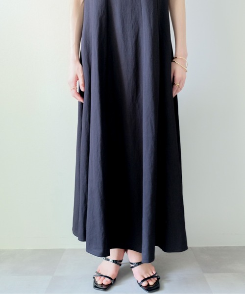 DOLLUPOOPS（ドールアップウップス）の「Panel-Line Flare Long Dress(パネルラインフレアロングワンピース)（ワンピース・レディース・オフホワイト/ブラック・MEDIUM）」の4枚目の写真