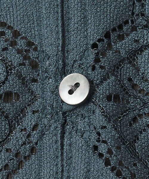 BEAUTY&YOUTH UNITED ARROWS（ビューティーアンドユースユナイテッドアローズ）の「【WEB限定 Wardrobe DAILY MINIMAL】レース 2WAYブラウス ウォッシャブル（シャツ/ブラウス・レディース・オフホワイト/ネイビー/ブラック・FREE）」の4枚目の写真