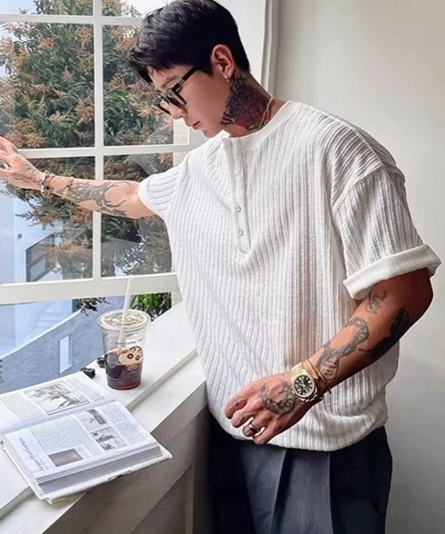 NOWLE(ノウル)の「【NOWLE】リブテクスチャー ヘンリーネック 半袖Tシャツ / ヴィンテージライク クラフトジャガード トップス(Tシャツ/カットソー・メンズ・ホワイト/ブラック・X-LARGE/LARGE/MEDIUM)」の4枚目の写真