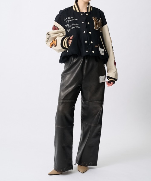Maison MIHARA YASUHIRO（メゾンミハラヤスヒロ）の「【MIHARAYASUHIRO/ミハラヤスヒロ】ROLL-UP HEM STADIUM JUMPER/ロールアップヘムスタジアムジャンパー（ブルゾン・レディース・ブラック・36）」の2枚目の写真