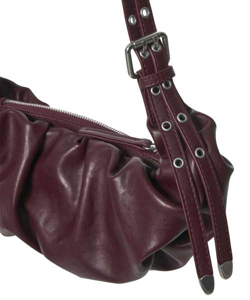 FLAREUP(フレアアップ)の「Draped Leather Bag (FL-745_Burgundy)(ショルダーバッグ・レディース・バーガンディー・OS)」の2枚目の写真