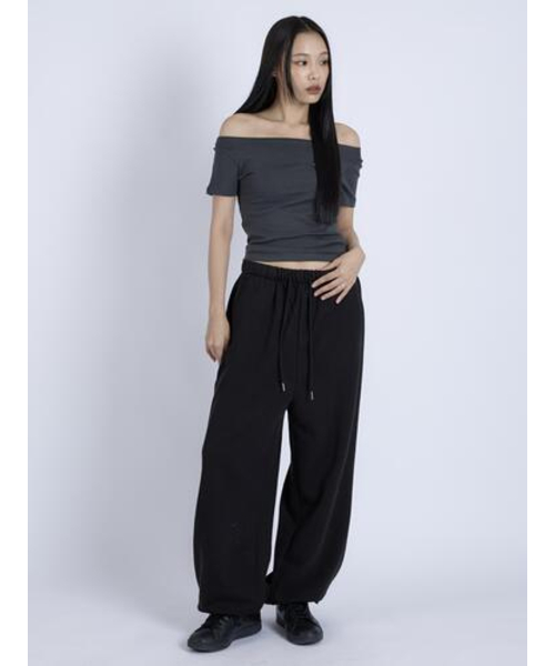 VADEFY(ヴァデファイ)の「オフショルダートップス, チャコール(Tシャツ/カットソー・レディース・その他・ONE SIZE)」の2枚目の写真