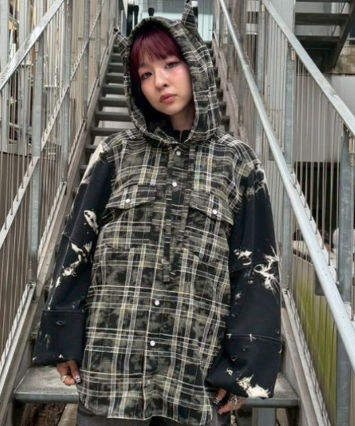 Candy Stripper(キャンディストリッパー)の「DEVIL HORN HOODED シャツ(シャツ/ブラウス・レディース・ブラウン/ブラック/レッド・FREE)」の2枚目の写真