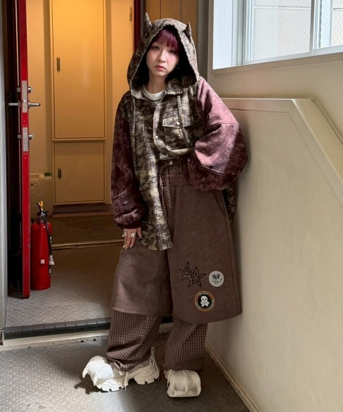 Candy Stripper(キャンディストリッパー)の「DEVIL HORN HOODED シャツ(シャツ/ブラウス・レディース・ブラウン/ブラック/レッド・FREE)」の10枚目の写真
