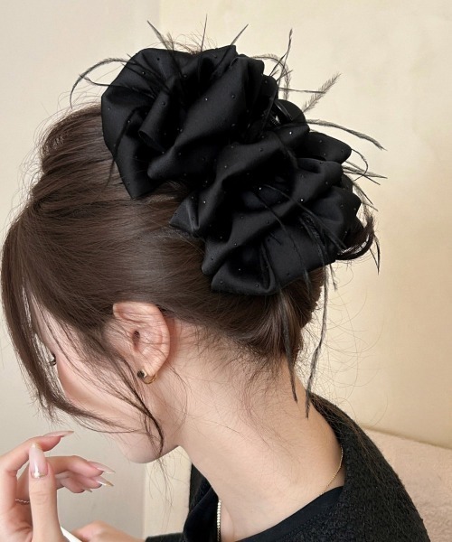 セール】大きめバンスクリップ黒フェザーヘアアクセ（バレッタ/ヘア