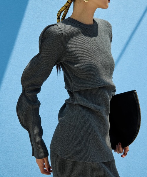 OMMO(オーエムエムオー)の「SCALLOP KNIT TOP(ニット/セーター・レディース・ホワイト/グレー/ブラック・36/38)」の3枚目の写真