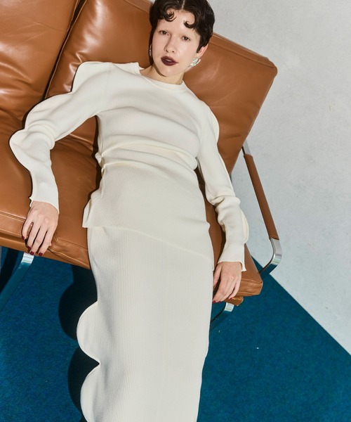 OMMO(オーエムエムオー)の「SCALLOP KNIT TOP(ニット/セーター・レディース・ホワイト/グレー/ブラック・36/38)」の21枚目の写真