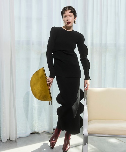 OMMO(オーエムエムオー)の「SCALLOP KNIT TOP(ニット/セーター・レディース・ホワイト/グレー/ブラック・36/38)」の7枚目の写真