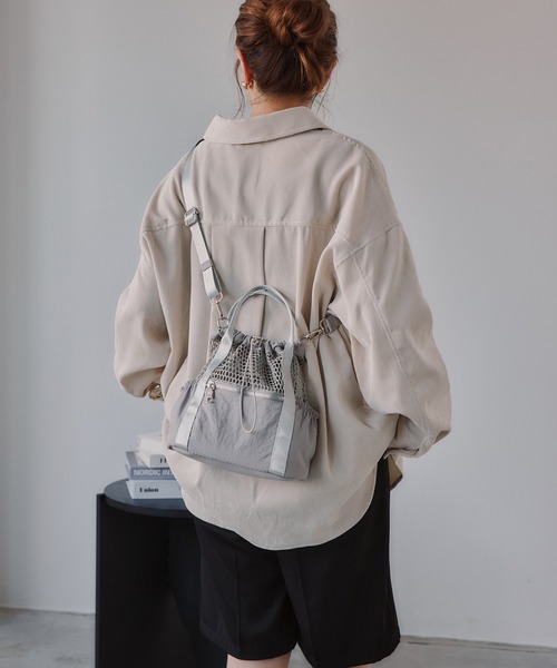 210nouve(トゥージュヌーブ)の「2WAY メッシュ ナイロン バッグ(ハンドバッグ・レディース・ブラック/グレー/ベージュ・FREE)」の21枚目の写真