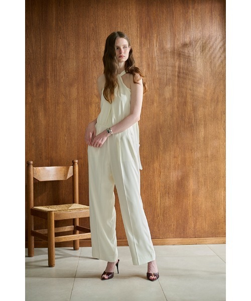 Estella.K(エステラケー)の「Elisandra Jumpsuit ツイストネックジャンプスーツ(サロペット/オーバーオール・レディース・ブラック/オフホワイト・FREE)」の4枚目の写真